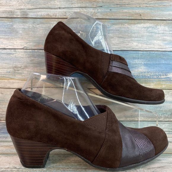 Clarks Shoes - Clarks Womens Brown Suede Stacked Heel Slip On Ankle Bootie Size 8.5M
